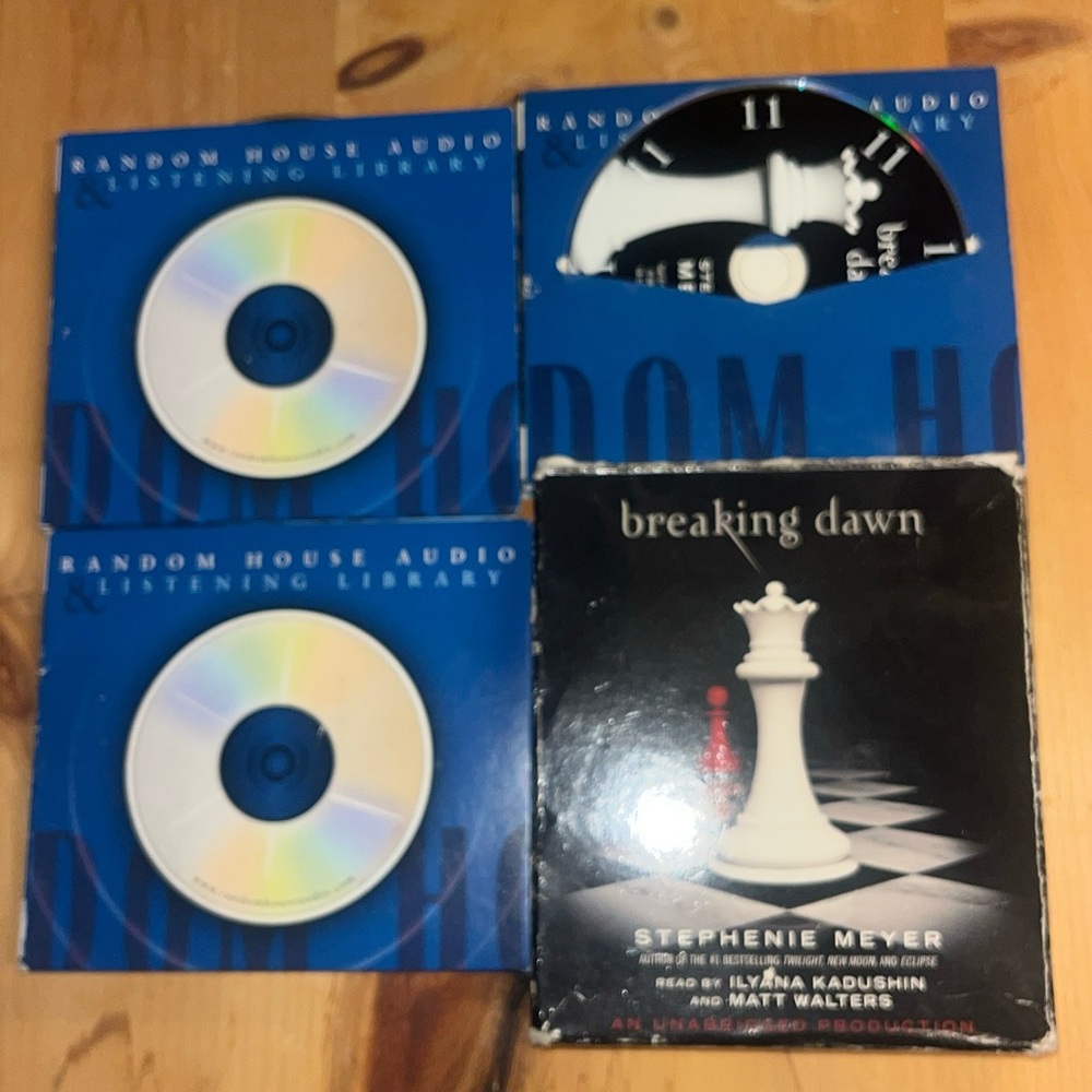 Breaking Dawn [The Twilight Saga] Audio Book 16-CDs Stephenie Meyer